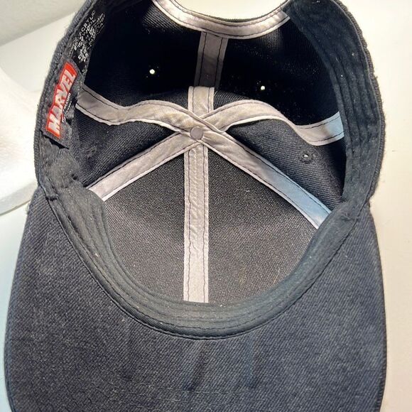 Marvel Authentic Headwear Wool Blend “The Punisher” SnapBack Baseball Cap. Black - Picture 9 of 9